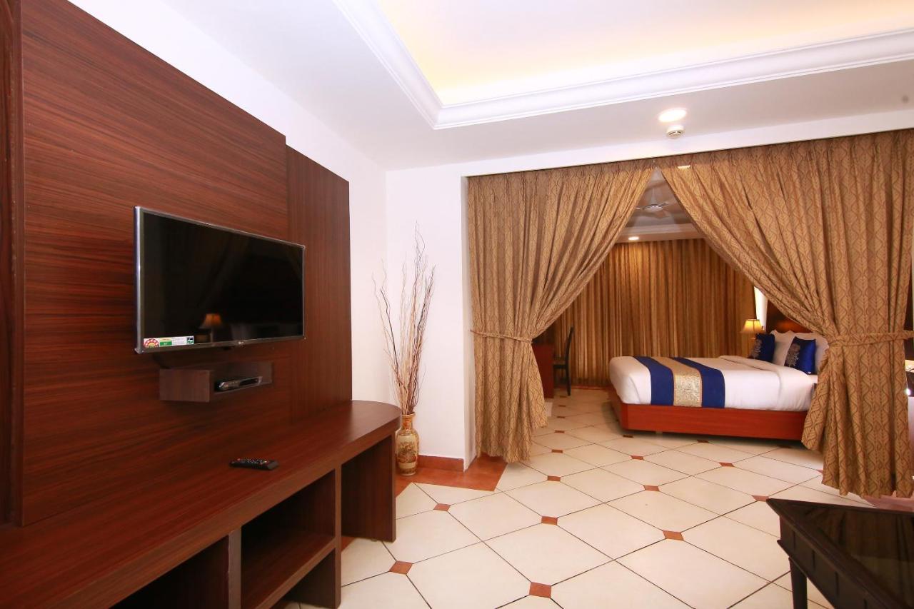 Emarald Hotel Cochin Kochi Exterior foto