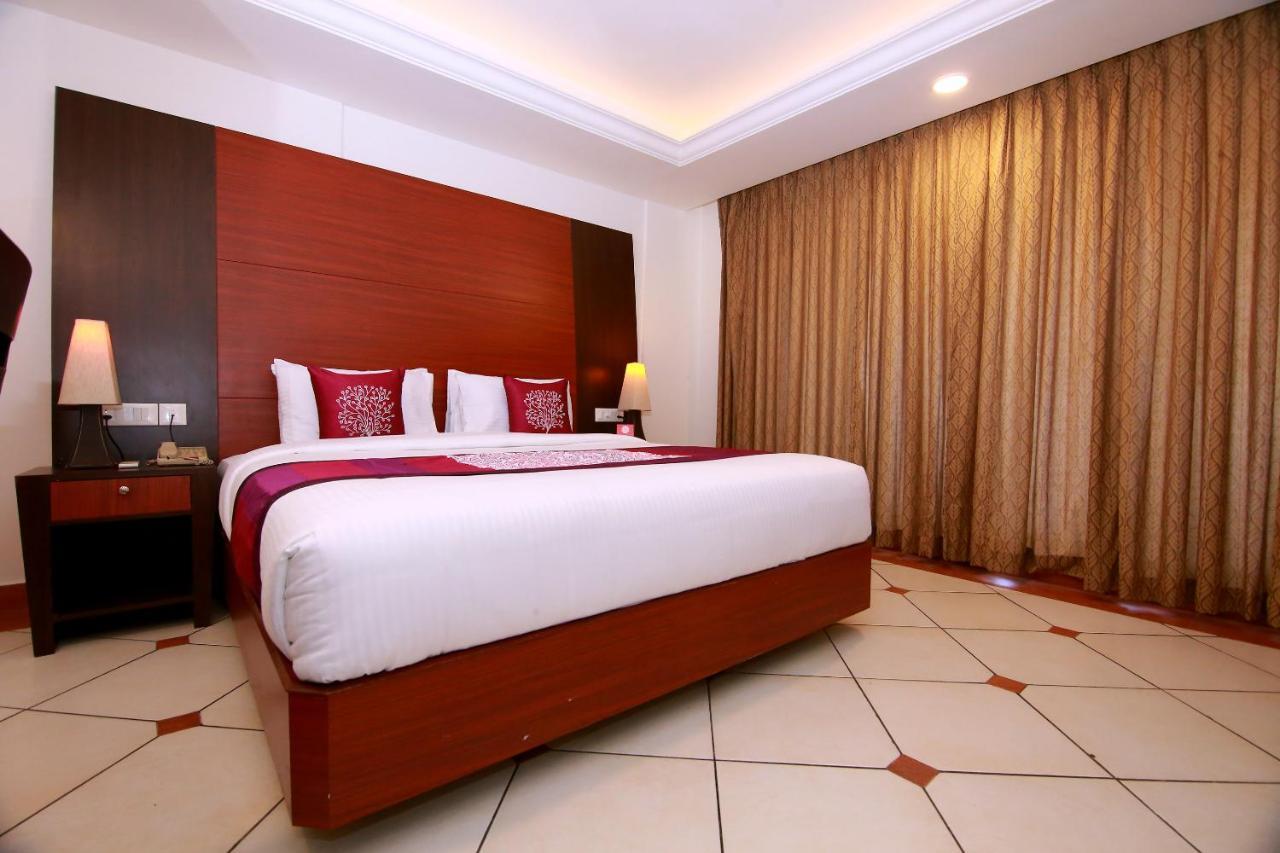 Emarald Hotel Cochin Kochi Exterior foto