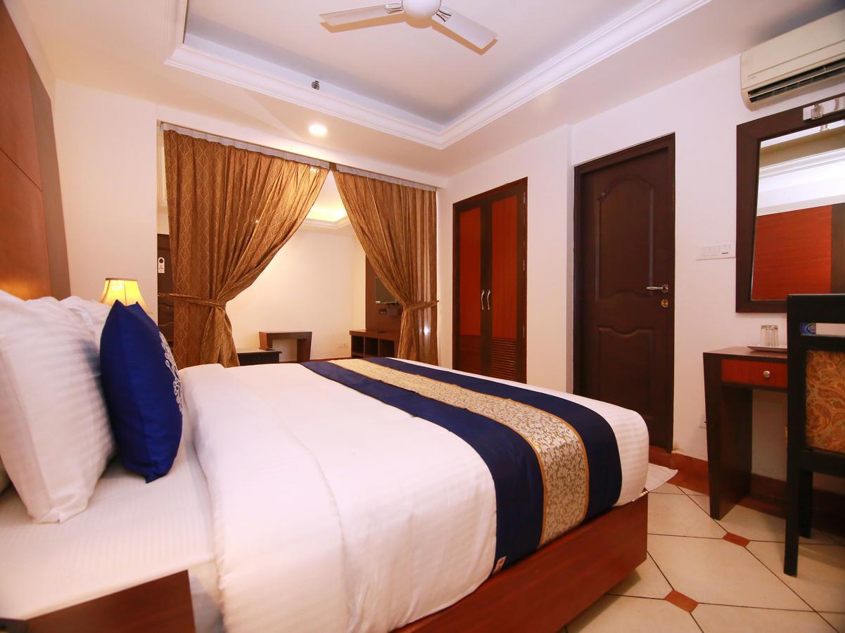 Emarald Hotel Cochin Kochi Exterior foto