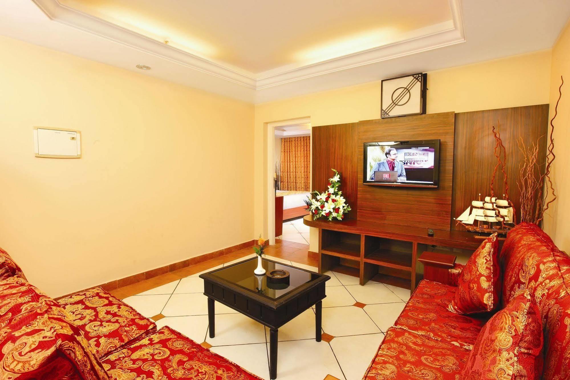 Emarald Hotel Cochin Kochi Exterior foto