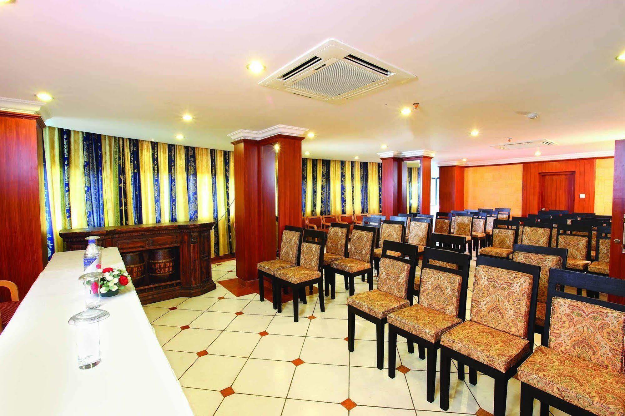 Emarald Hotel Cochin Kochi Exterior foto
