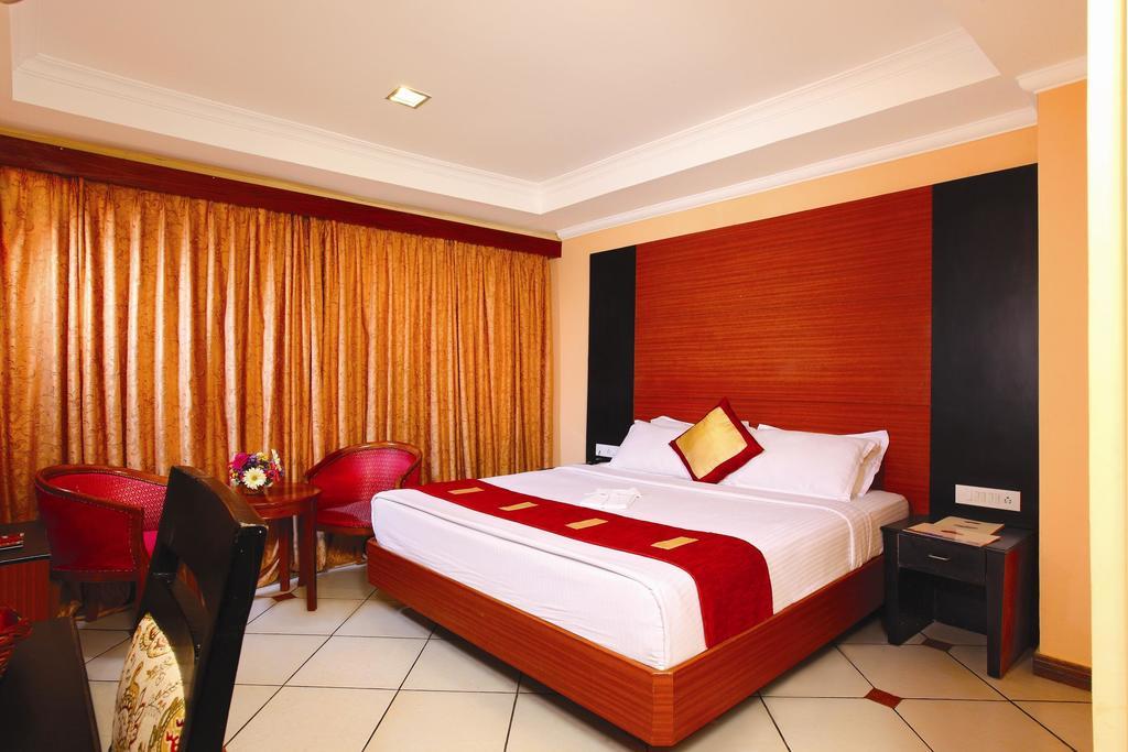 Emarald Hotel Cochin Kochi Exterior foto