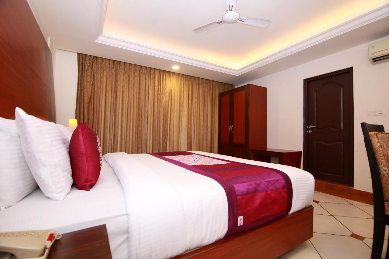 Emarald Hotel Cochin Kochi Exterior foto